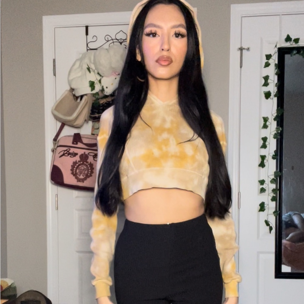 Tie dye cropped hoodie